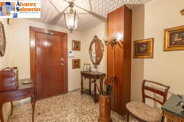 Amplia vivienda en pleno centro de Granada — 8