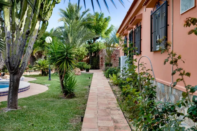 HERMOSA VILLA DE LUJO, ESTILO MEDITERRÁNEO EN LA ZONA DE LA SIESTA-SAN LUIS — 29