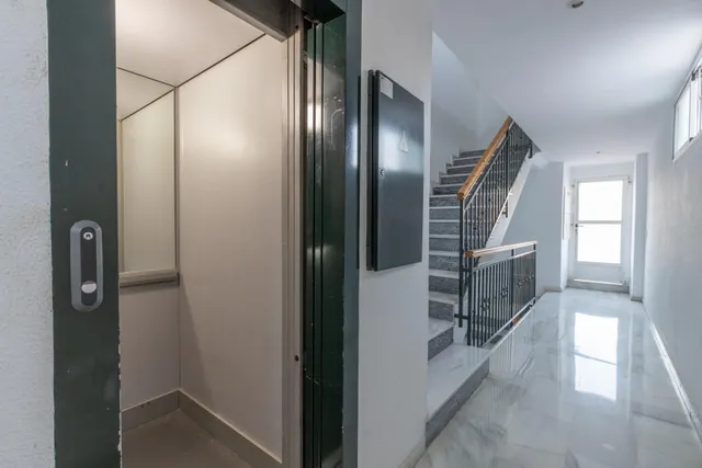 ÁTICO DE 140 M2 CON TERRAZA PRIVADA, GARAJE Y VISTAS DESPEJADAS EN SALOBREÑA — 47