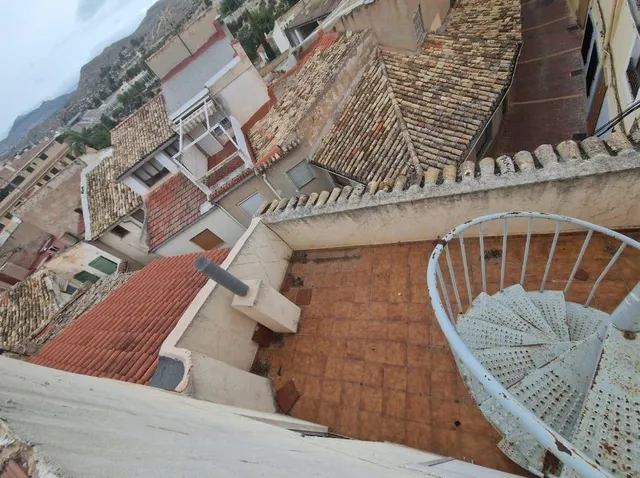 Casa adosada para reformar en Petrer — 2