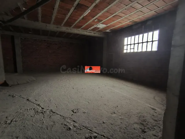 SE VENDE BAJO COMERCIAL CERCA DE SAN ROQUE - foto 4