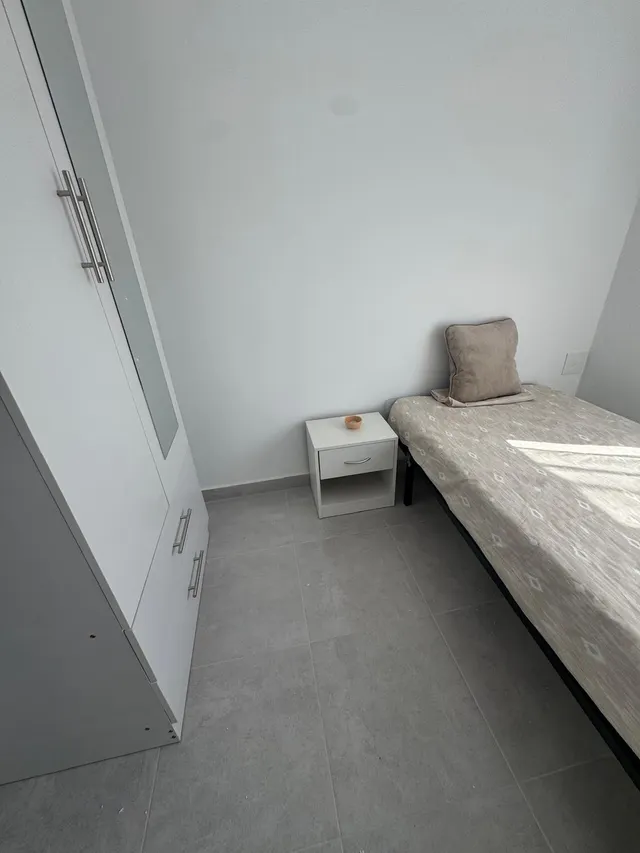 PISO EN VENTA DE 4 DORMITORIOS Y 2 BAÑOS — 6