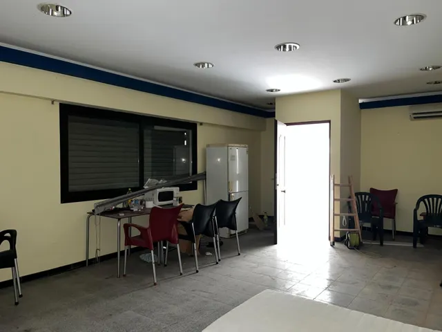 Excelente Oportunidad de Inversión en Fuengirola: Local Comercial en Segunda Línea de Playa — 6