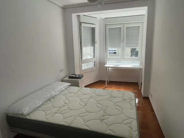 Piso ESTUDIANTES-FUNCIONARIOS ALQUILER habitaciones en Castellón, zona Av.Casalduch, 4 hab. 2 baños, ascensor. — 18