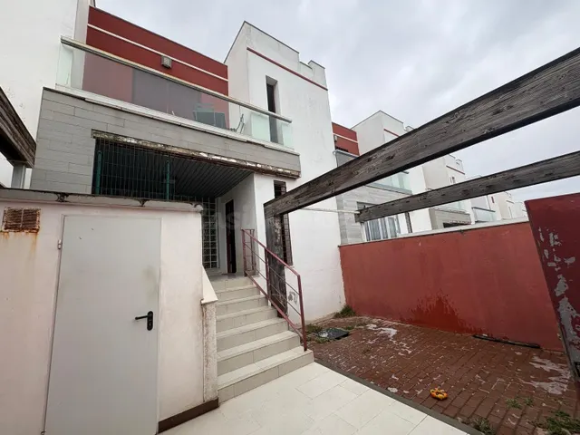 SE VENDE CASA ADOSADA DE TRES DORMITORIOS EN ALGECIRAS, ZONA - foto 4