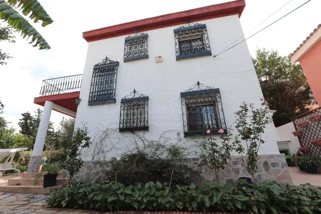 CHALET INDEPENDIENTE EN TENTEGORRA DE MAS DE 600 M2 DE PARCE - foto 2