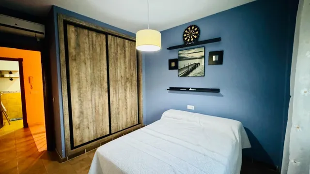 Chalet independiente con piscina, jardín y aparcamiento privado — 24