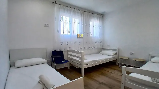 IMPRESIONANTE CHALET EN ALFAS DEL PI — 47