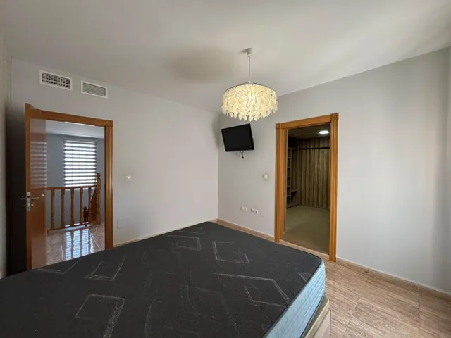 CHALET URBANIZACIÓN LOS VALIENTES — 35