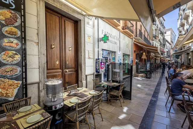 PISO CON LICENCIA TURISTICA EN CALLE NAVAS — 21