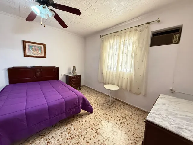 Encantador Chalet en Crevillente con Amplio Terreno y Piscina Propia — 13