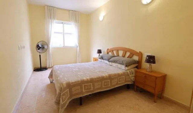 Apartamento de 2 dormitorios en Torrevieja, Alicante (Costa Blanca) — 6