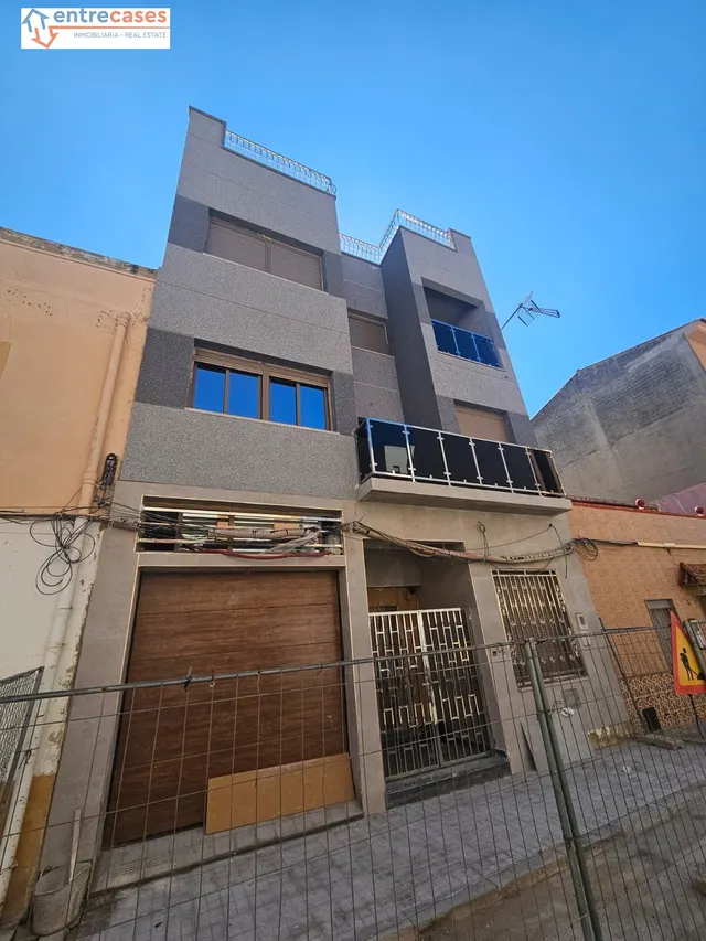 Casa Tipo Dúplex 4 habitaciones 328m² en venta - 3 de Abril — 37