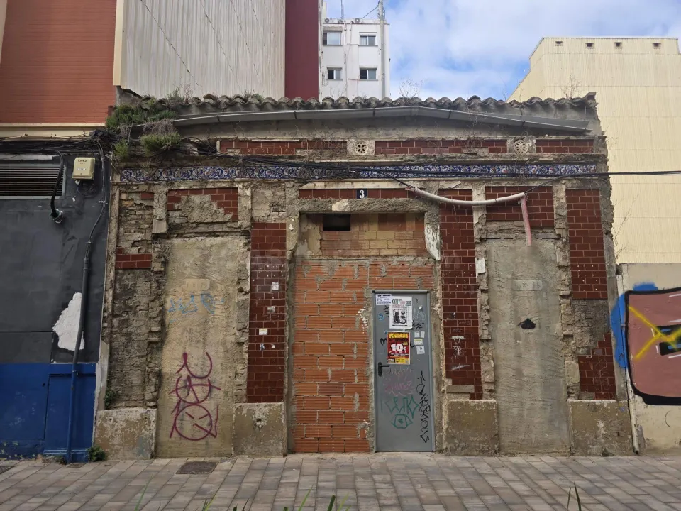 Terreno urbano 104m² en venta - El Cabanyal - El Canyamelar