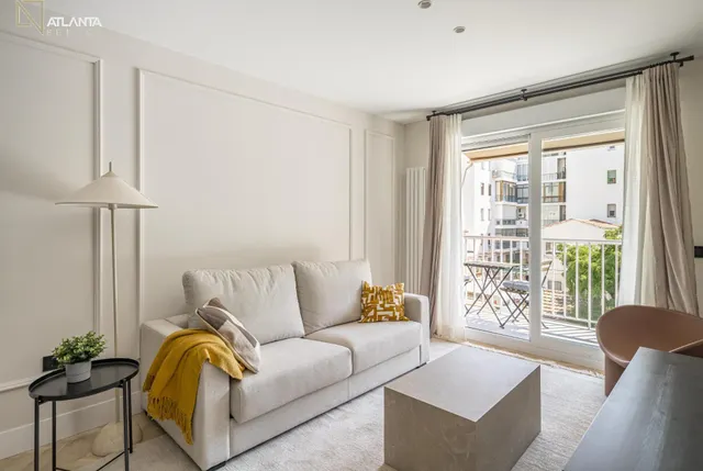 IMPRESIONANTE VIVIENDA TOTALMENTE REFORMADA EN LA CALLE NÚÑEZ DE BALBOA — 2