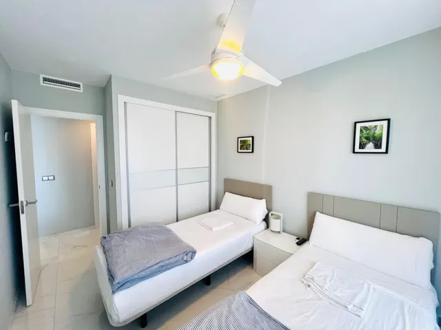 Apartamento en 1ª línea de playa Arenales del Sol. — 27