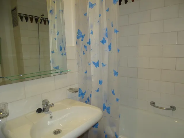 Estudio en esquina a 200 m del mar en La Carihuela, Torremolinos — 17