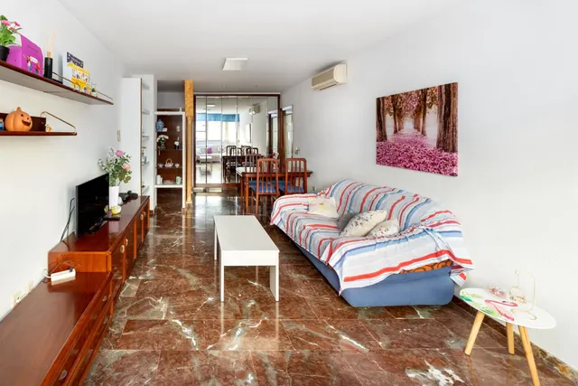 Amplio piso de 4 dormitorios en la prestigiosa urbanización Jardín de la Reina. Garaje y trastero — 8