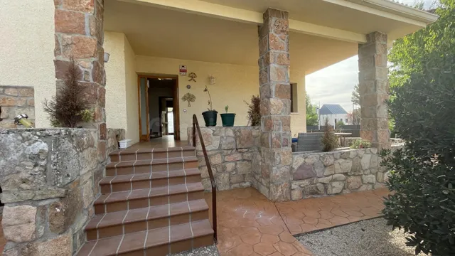 Cómodo chalet independiente en Becerril de la Sierra - foto 3