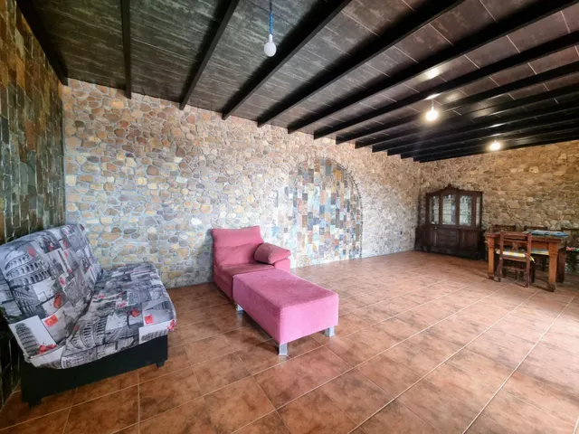 CASAS INDIVIDUALES  CON PARCELAS EN CIMBRIO (BARCENA DEL BIERZO) — 18