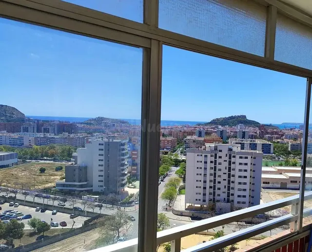 Piso en venta con garaje y piscina en Alicante — 2