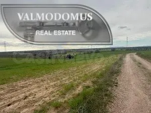 Finca rústica de 36.000 m2 con acceso directo – Villaviciosa - foto 3