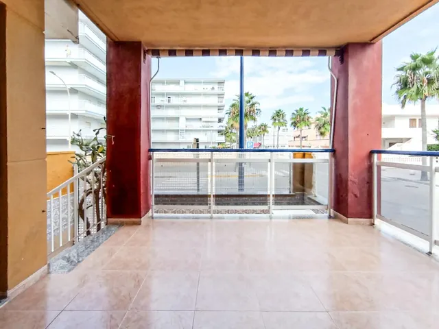 Planta baja con piscina y parking en primera linea de playa de Miramar — 17