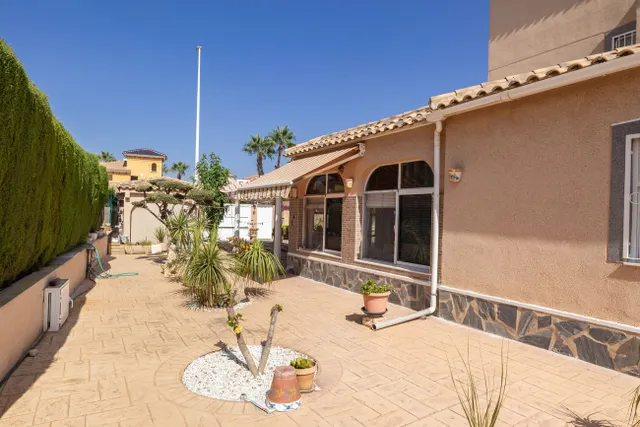 Villa 4 habitaciones 180m² en venta - Lomas de Cabo Roig — 23
