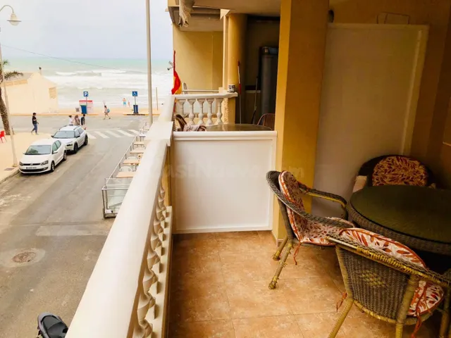 Alquiler de larga estancia en primera línea lateral de playa — 3