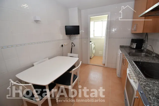 Luz, amplitud y confort familiar en este exclusivo piso esquinero en residencial con piscina, garaje y trastero — 17