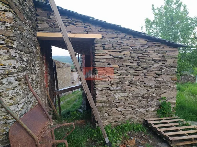 SE VENDE CASA SEMI-REFORMADA EN COESES A 12 KMS DE LUGO. — 4