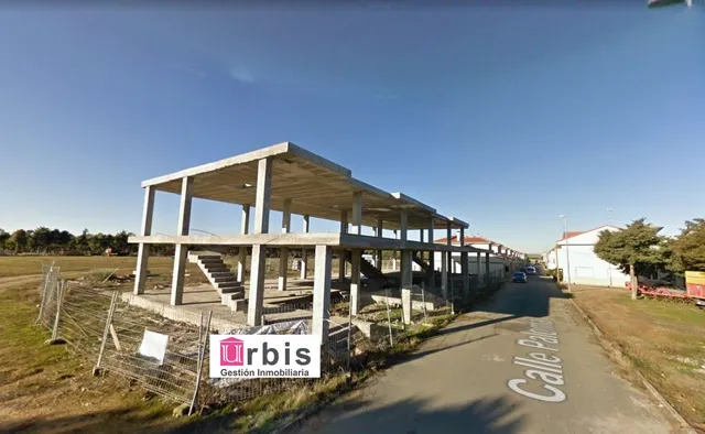 Urbis te ofrece una estructura en venta para 5 Chalets adosa - foto 2