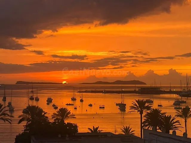 ÁTICO REFORMADO CON VISTAS AL MAR