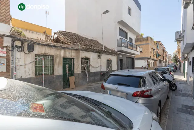 SE VENDE CASA SOLAR EN CALLE GUADALAJARA, EN EL ZAIDÍN. — 7