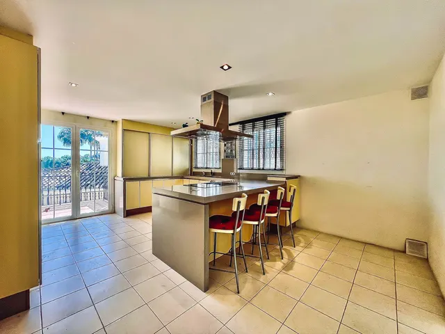 Chalet 4 habitaciones 565m² en venta - Universidad - Los Lirios — 6