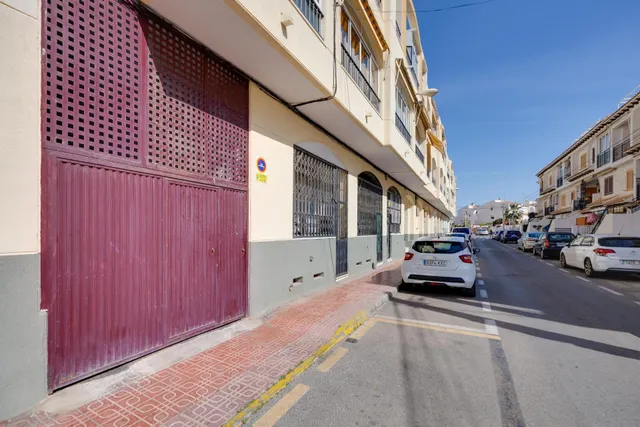 Bungalow de 3 dormitorios con piscina comunitaria en la playa de Los Locos — 46