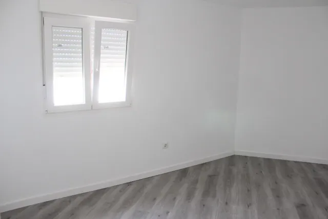 CHALET RUSTICO + APARTAMENTO DE INVITADOS, GARAJE, BUEN ACCESO, AIRE ACONDICIONADO — 39
