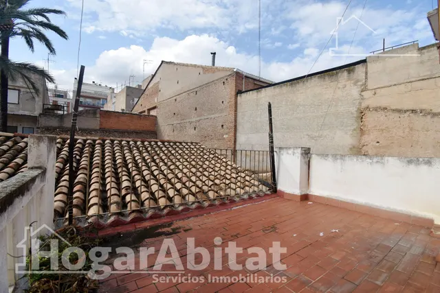 ¡Hazla a tu gusto! Gran casa para reformar con terraza y balcón, cerca del ayuntamiento — 19
