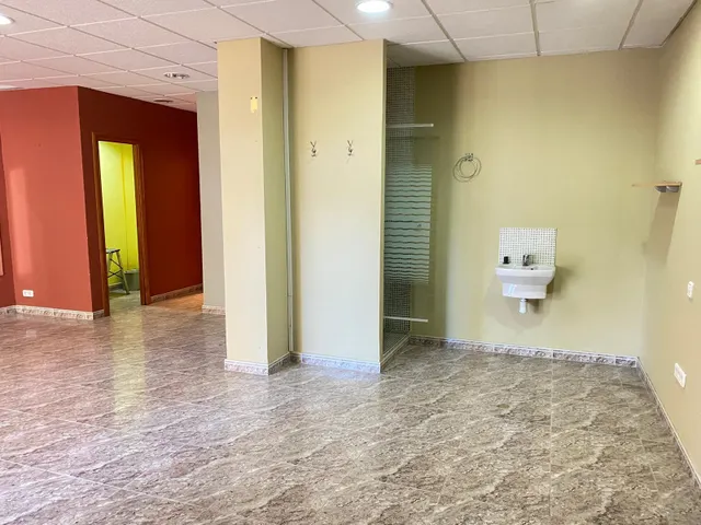Local comercial en la zona de Camí Fondo en Martorell — 7