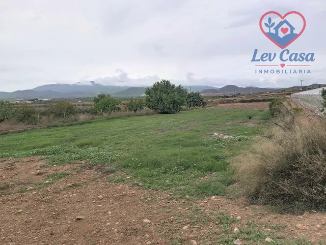 Se vende parcela de unos 3.000 m2 — 49.900 € — 15