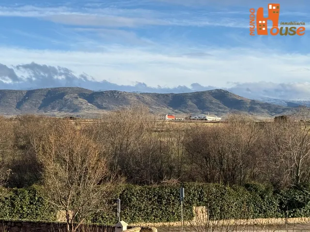 Parcela urbana en Tizneros - foto 2