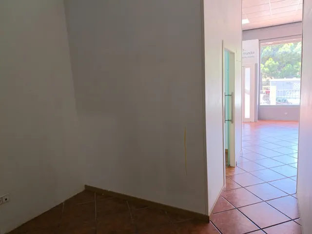 EN EXCLUSIVA LOCAL EN VENTA EN AVENIDA MOLIERE, MALAGA — 18