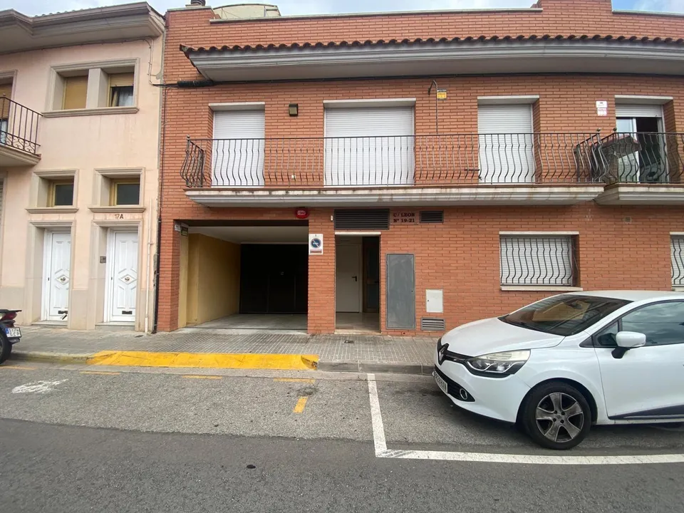 SE VENDE PLAZA DE APARCAMIENTO EN RUBÍ