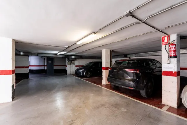 Plaza de garaje de 12m2 en venta en la muy demandada para estacionamiento calle de Hernani — 3