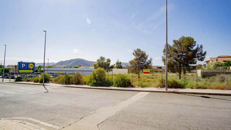 Parcela de terreno Urbano en zona av. Mediterráneo de Petrer
