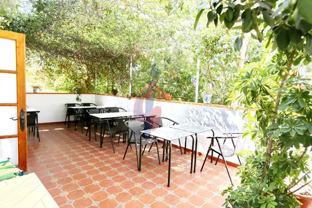 Oportunidad Única de Inversión: Restaurante Totalmente Opera - foto 5