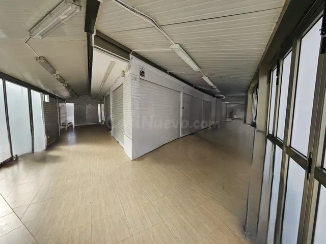 Local comercial en venta en Cambrils - foto 2