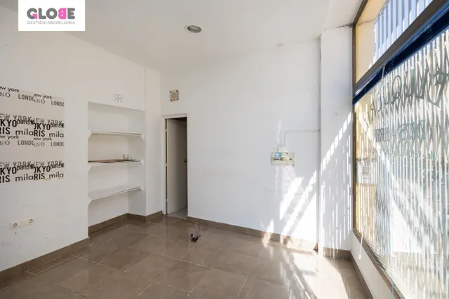 Espectacular edificio a 3 calles con vivienda y locales comerciales en pleno centro de Alhama — 6