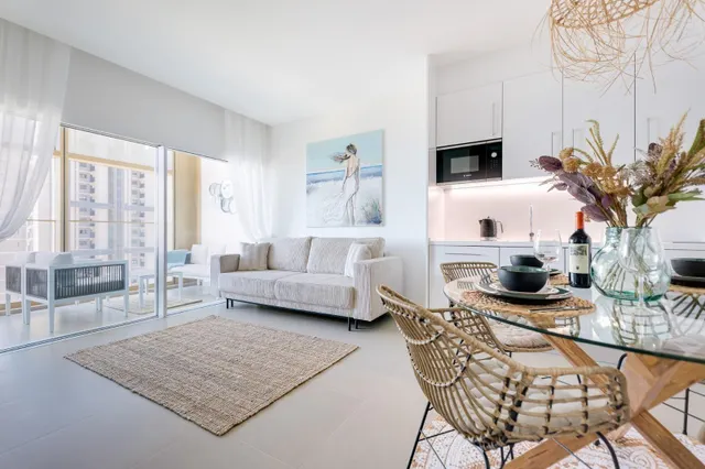 Se vende preciosos apartamento en Poniente con 2 dormitorios, 1 baño, parking y trastero — 7