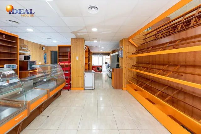 LOCAL COMERCIAL EN EL CHARCÓN — 3